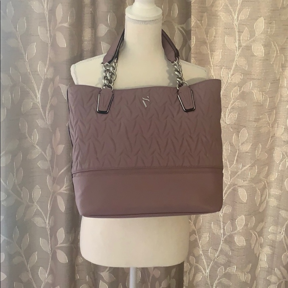 Simply Vera, Vera Wang purple leather purse 👛